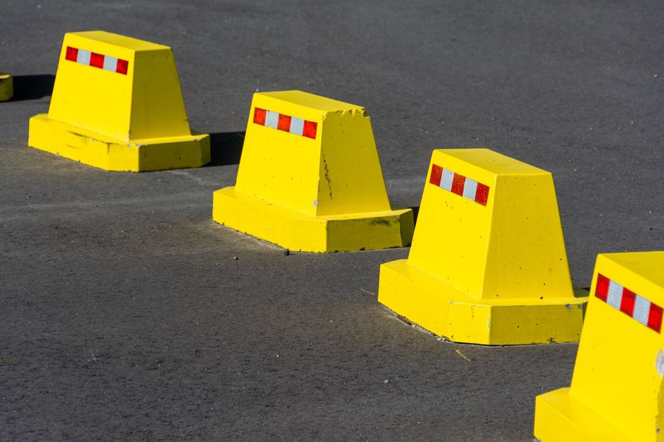 Alerta vial: deslizamiento bloquea parcialmente la vía a Chillanes en Santa Rosa