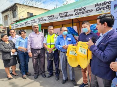 Asientos amarillos en las unidades de la Cooperativa Marcelino Maridueña para priorizar a adultos mayores