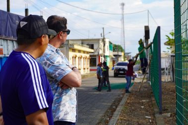 Inician obra de cerramiento en la cancha municipal de Coronel Maridueña