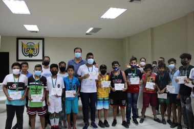 Municipio de Coronel Marcelino Maridueña entregó reconocimientos a corredores de la Primera Competencia Atlética