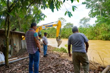 Prefectura del Guayas inicia muro de contención en La Josefina para frenar erosión del Chimbo