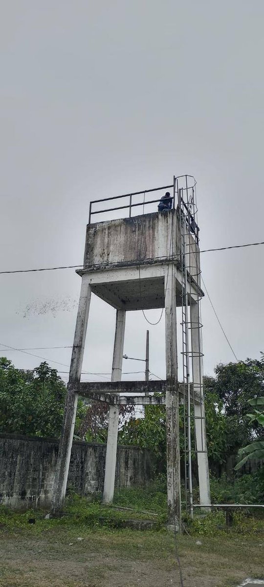 Tanque de agua en La Veinte Mil recibe limpieza para mejorar abastecimiento