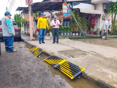 Abren callejón central en Cdla. Papelera con nuevo ingreso vehicular